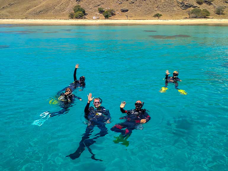 rescue diver course komodo