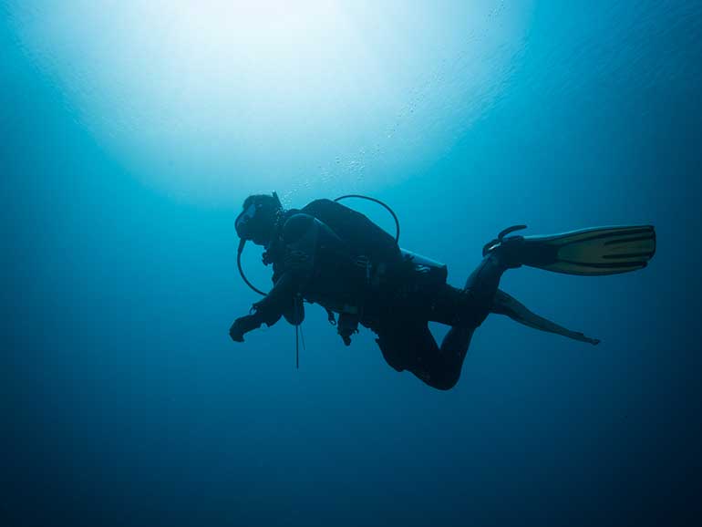 divemaster course komodo