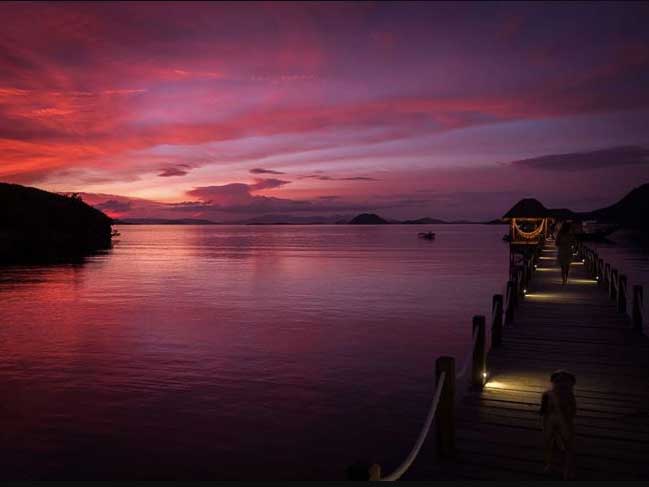 purple sunset komodo national park